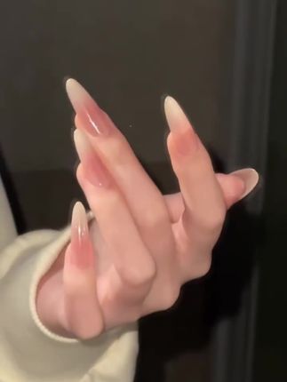 渐变裸色美甲,只要美甲换的快 没有悲伤只有爱#美甲 #裸色美甲 #嬛嬛同款美甲 #渐变美甲 #超好看的美甲