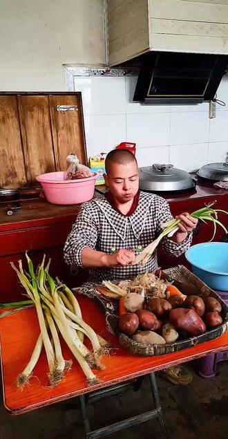 丸子馅制作过程#原创视频 #抖音二创激励计划 #记录我的农村生活 #单身男人的日常