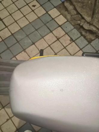 谁这么缺德,往我车上喷水干嘛?#抽象