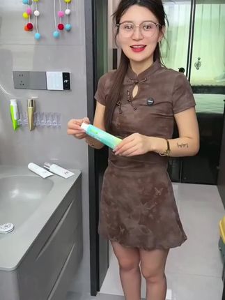 壁挂多功能收纳架卫生间洗面奶化妆品置物架镜柜牙膏沥水固定器#壁挂多功能 #收纳架 #置物架推荐