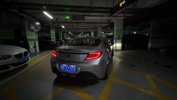 成年人的解压方式 深夜一个人洗车#brz #洗车 #自己动手撸车