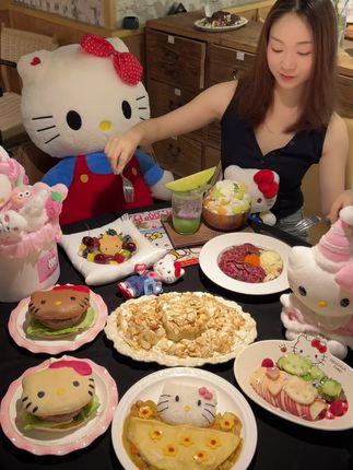 永远太远了 明天陪我吃漂亮饭!! #hellokitty