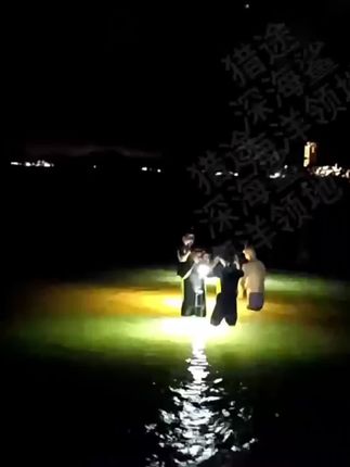 #潜水手电筒 #手电筒 #防水手电筒 #潜水手电筒测评 #潜水手电筒配件