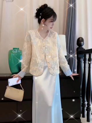 2025新中式国风轻奢钉珠刺绣上衣半裙套装#新中式 #高级感穿搭 #早秋高智感职场穿搭 #国风古韵 #DOU+上热门