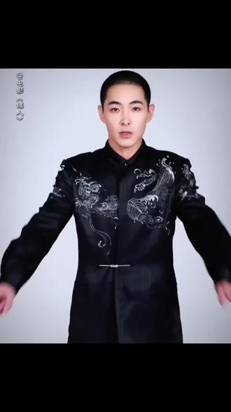 等我成为大漠的女王,我会雇佣你的#阿罗汉 #镖人 #白那日苏 @白那日苏