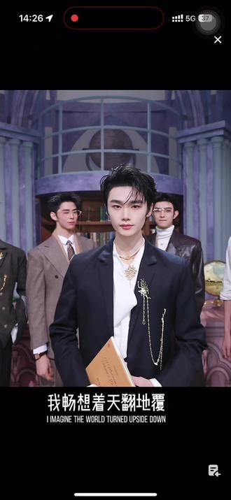 #快来围观 今天是"喜剧"演员简一了,后面的下嘴唇都要咬破了,死嘴根本压不住,太搞笑了#404k @简一🍊