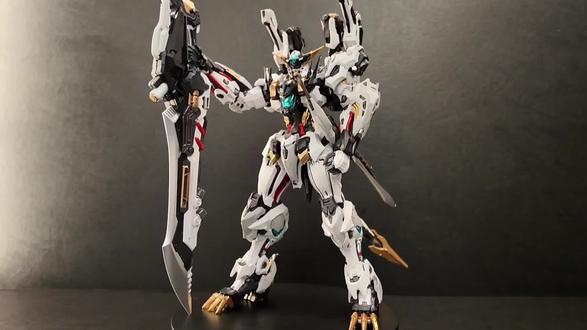 无限系 芬里尔|谁教你们这么设计机甲的?是想直接终结26年的比赛吗?
#芬里尔 #无限新星 #无限系 #高达模型