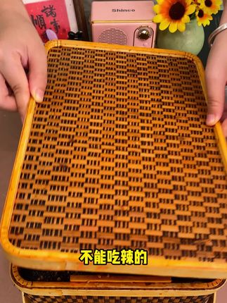 这是湖南的臭干子辣条,超级好吃,越嚼越香#零食推荐 #辣条 #妈呀太香了