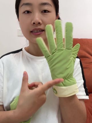 高颜值防风防水款,加绒加厚女士手套,一共七个颜色都特别漂亮~#保暖又好看 #超便宜超划算 #这个冬天不怕冷 #手套可触屏#手套