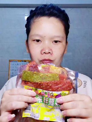 我替你们吃过了 真好很好吃 #太好吃了 #解馋 #抖音好货推荐给你 #辣条永不过时 #原创视频