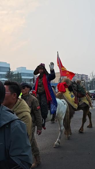 欢迎东天山骆驼队。👏👏👏