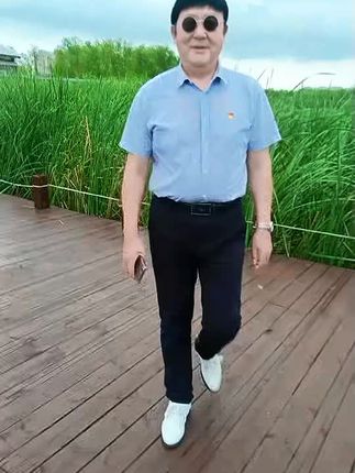 你的好别人记不住,你的错别人会无限放大,所以别人说你坏话时别伤心,在不喜欢你的人眼里,你做的再好都没用,相信自己