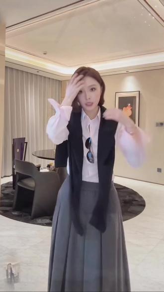 Heemmi/赫觅设计师品牌 棉感立裁收腰修身显瘦百搭衬衫#百搭上衣 #显瘦显高显气质 #显瘦减龄 #减龄穿搭 #洋气上档次