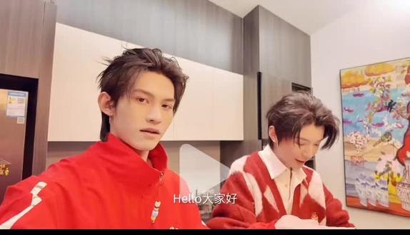 别家忙着营业,我们云熠只管好好在一起✨ 公认第一甜,不服憋着 #云旗郝熠然