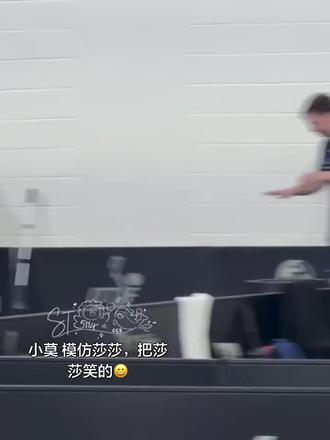 #乒乓球比赛精彩视频 #创作者中心 #创作灵感 模仿莎莎网球放手背上热身的动作cr网络##谁还没个隐藏技能 #孙颖莎