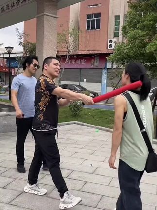 户外突围指虎防身四指手扣铁拳环车载拳扣拳套武器钛金属防卫 #创作灵感 出门带上即便小女生也能轻松应付#防身指虎扣 #一招制敌 #防范意识 #指虎