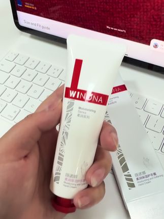 超划算,才19.9,我从来不推荐化妆品类产品,薇诺娜我常年用