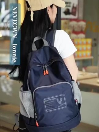 献给孩子的童诗集🔥。治愈人心又充满想象力的童诗,于睡前温暖的灯光下陪伴孩子一起读一读,随便一句写进作文里,都是锦上添花,作文想不拿高分都难