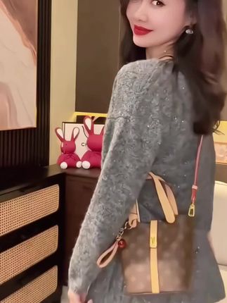 #如何通过穿搭摆脱路人感#轻松拿捏酷飒感的拽姐穿搭#秋季微胖穿搭测评 #小个子初秋显瘦穿搭 #时尚洋气减龄穿搭