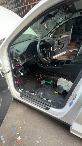 奥迪Q5L拆仪表台内饰座椅安全带气囊更换#长沙长兴汽车装饰