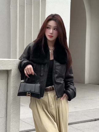 把时髦刻进骨子里 #普通人的冬季羽绒服穿搭分享 #细节满满的秋冬设计感穿搭 #高级感穿搭 #我的初冬穿搭look #高级感穿搭