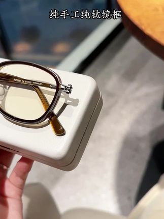 进口板材镜框~纯手工打造,两种尺寸可选,大脸也可轻松佩戴~#高端眼镜 #百搭眼镜 #高颜值眼镜 #强烈推荐 #眼镜框推荐