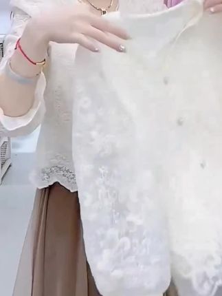 2025春秋新款刺绣衬衫蕾丝气质法式女上衣打底衫镂空宽松时尚百搭