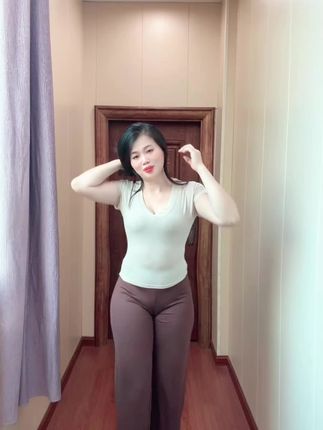 耐看型……#微胖女人 @抖音小助手
