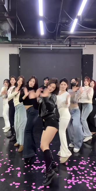 小东村直播回放~@小妈笑笑☾ .⭒(小东村) @小东村 #dj #黑帽子 #社会摇 #排面舞