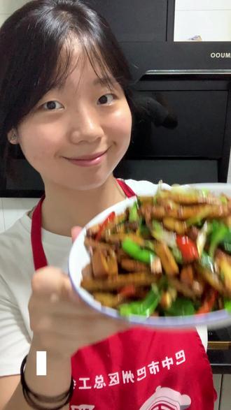 可惜你不是川渝人 不懂这盘香干炒肉的含金量 #真实生活分享计划 #家常菜 #家常菜教程 #美食趣胃计划 #记录真实生活
