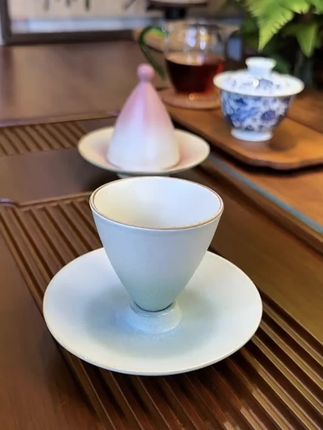 小康泡简约陶瓷铃铛杯创意锥形神器小口径功夫茶杯个人品茗主人杯#茶生活 #茶器美学 #茶器之美 #瓷器 #高端瓷器