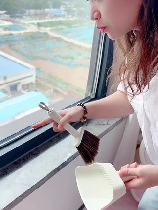 小扫把小簸箕套装,清洁窗边缝隙,汽车座椅碎屑扫一扫很好用~