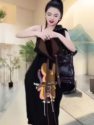 加厚连帽设计感卫衣女2025年新款冬季时尚卡通图案#春秋穿搭 #面料舒适透气