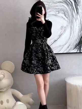 气质轻奢女装A字裙秋冬装时髦短裙新款小个子收腰显瘦连衣裙短款#新款连衣裙每天更新