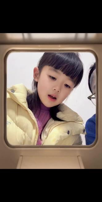 #寒假 #阅读打卡 #第八天 #小鼹鼠挖地道 #儿童文学 让她给我讲故事,比让她吃饭容易