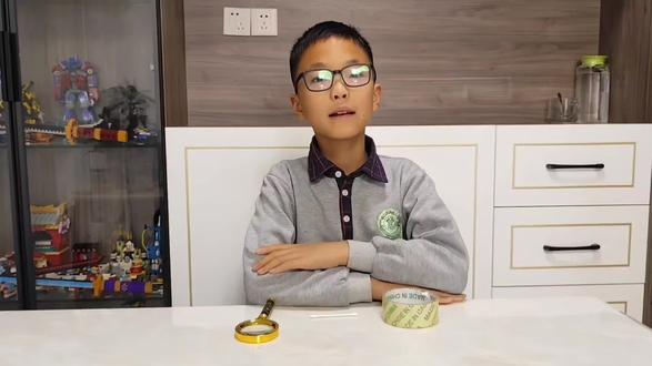 #科学小实验
灰尘的“旅行”轨迹