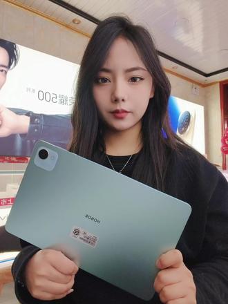 春节最好的礼物,是陪伴,也是成长。荣耀平板10的「学习空间」,让这个寒假学习更加轻松。学习不放假,亲情不缺席。#荣耀平板10 #甘青宁荣耀新年马上来到