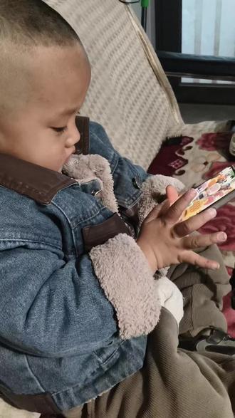 看来看去。还是比较喜欢看女团#萌宝宝 #全村最靓的仔 #宝藏男孩