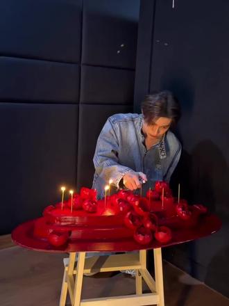 特别的人在特别的日子吃到了他的专属蛋糕🍰
#噗帕 #poohpavel #pooh #pavelphoom #惊喜