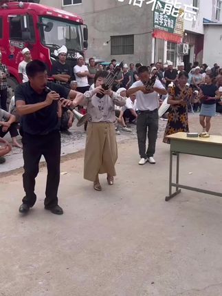 郑州市,新郑市,港区演出 出棺了#老人一路走好愿天堂没有痛苦 #农村习俗 #拍摄现场 #