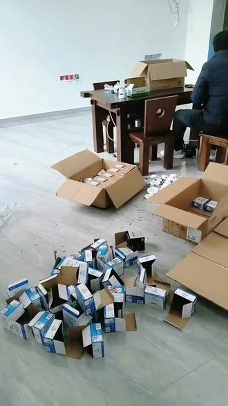 安装公牛开关插座,让家更安全!美缝处理,细节决定品质✨。装修过程中的小确幸,你get了吗?#装修好物 #公牛插座