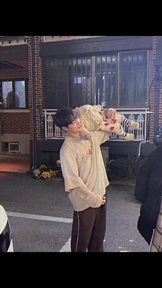 给你宇宙好不好
#韩剧 #萌娃 #给你宇宙
@抖音小助手 @DOU+小助手 @抖音创作小助手