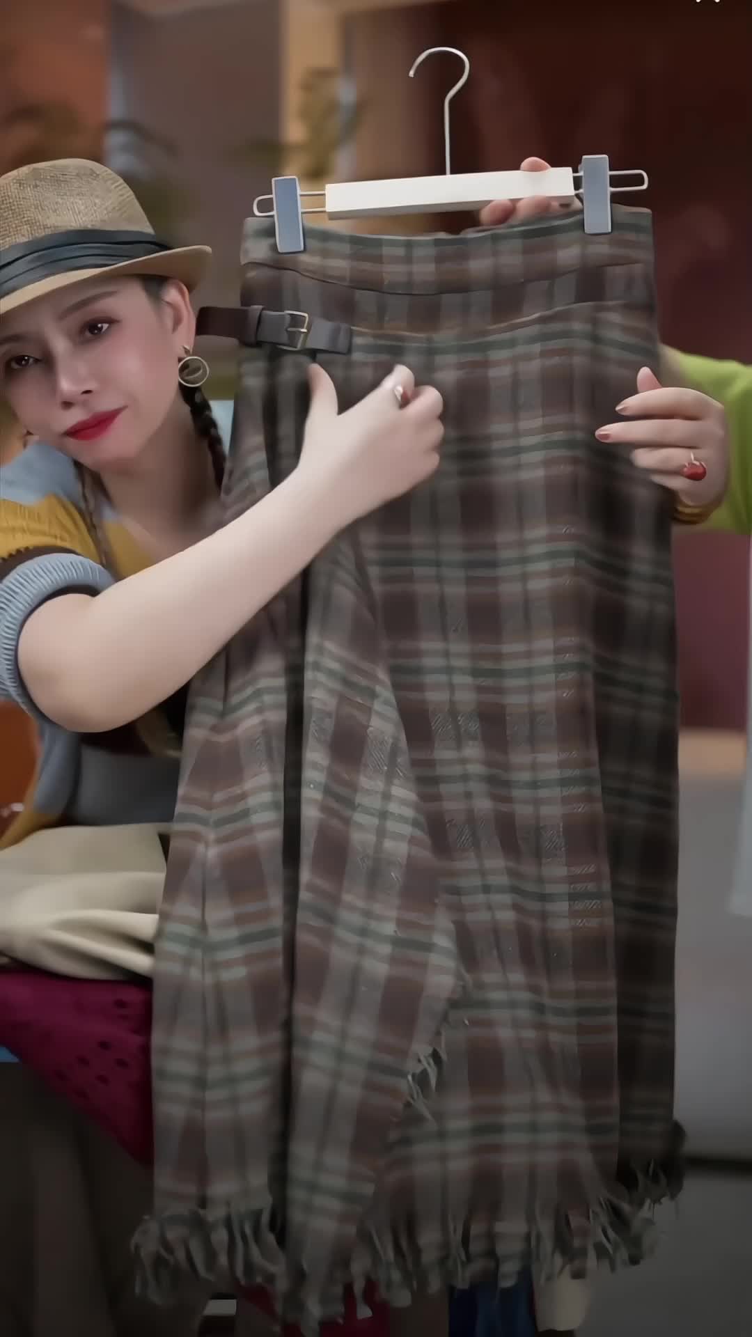 #半身裙两件套 #两件套女装 #轻奢女装 #穿出自己的风格 #洋气减龄