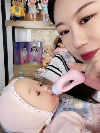 #娃娃 挺逗仿真婴儿洋娃娃会说话喝奶嘴巴会动硅胶宝宝玩偶儿童玩具礼物#也太可爱了吧 #过家家 #带娃神器 #这么好玩的娃谁不想要一个啊