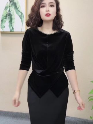 2025秋季新款常规圆领气质时尚洋气长袖纯色女T恤秋季抗皱#强烈推荐 #谁穿谁好看 #显瘦遮肉 #面料柔软舒适 #内搭外穿都好看