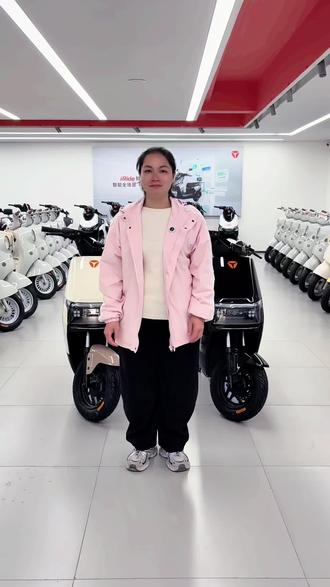 非常有科技感的雅迪G26来啦