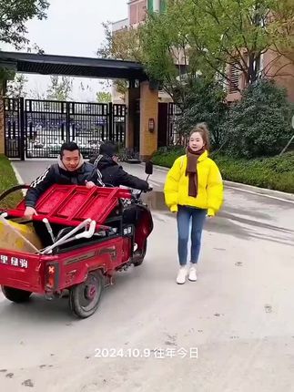 #补丁贴 #羽绒服修补贴 衣服坏了不要紧,用这个#修补贴 见到一帖,比新买的还好看