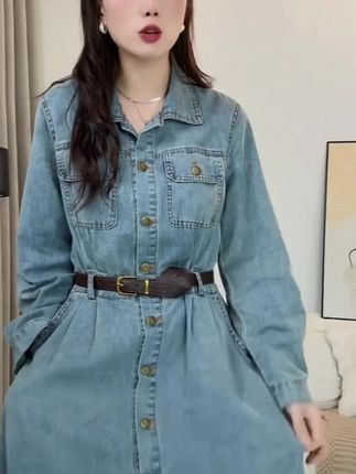 蓝色港风复古牛仔连衣裙女秋2025新款独特超好看收腰减龄衬衫长裙