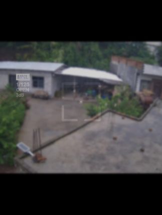 你还在用传统监控?现在流行这款智能摄像头,免布线,无需网络!#原创视频 #监控下的一幕 #监控摄像头 #看家护院