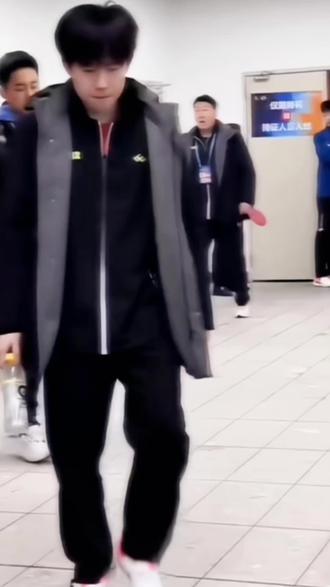 黑吉辽蒙在东北 小伙立正姑娘美
#王楚钦 #黑吉辽 #3003 #东北